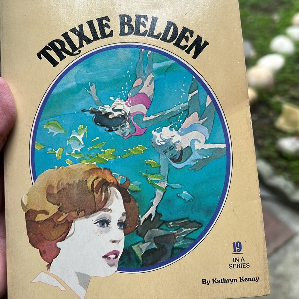 Vintage Trixie Belden Book 19 “The Secret of the Unseen Treasure" Paperback 1977 - Picture 7 of 7
